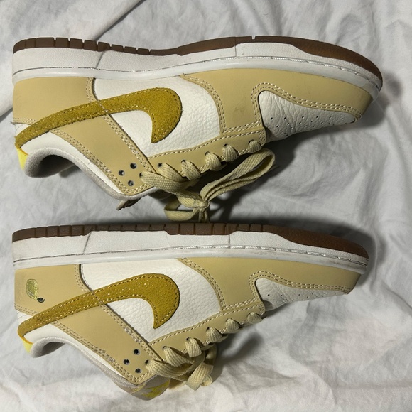 Nike Women’s Low Dunk Lemon Drop 7.5 - Picture 5 of 6